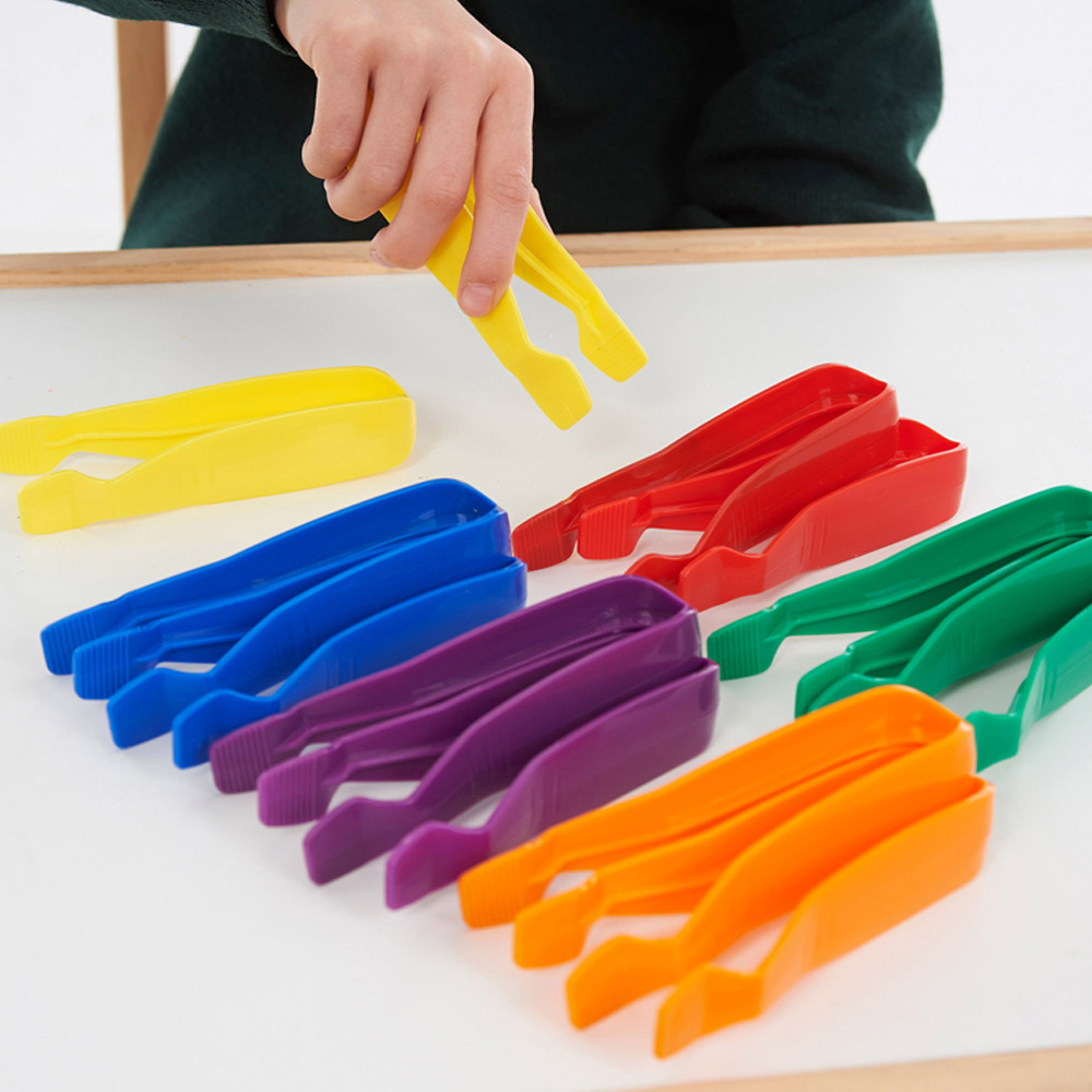 PINCES EN PLASTIQUE GEANTES