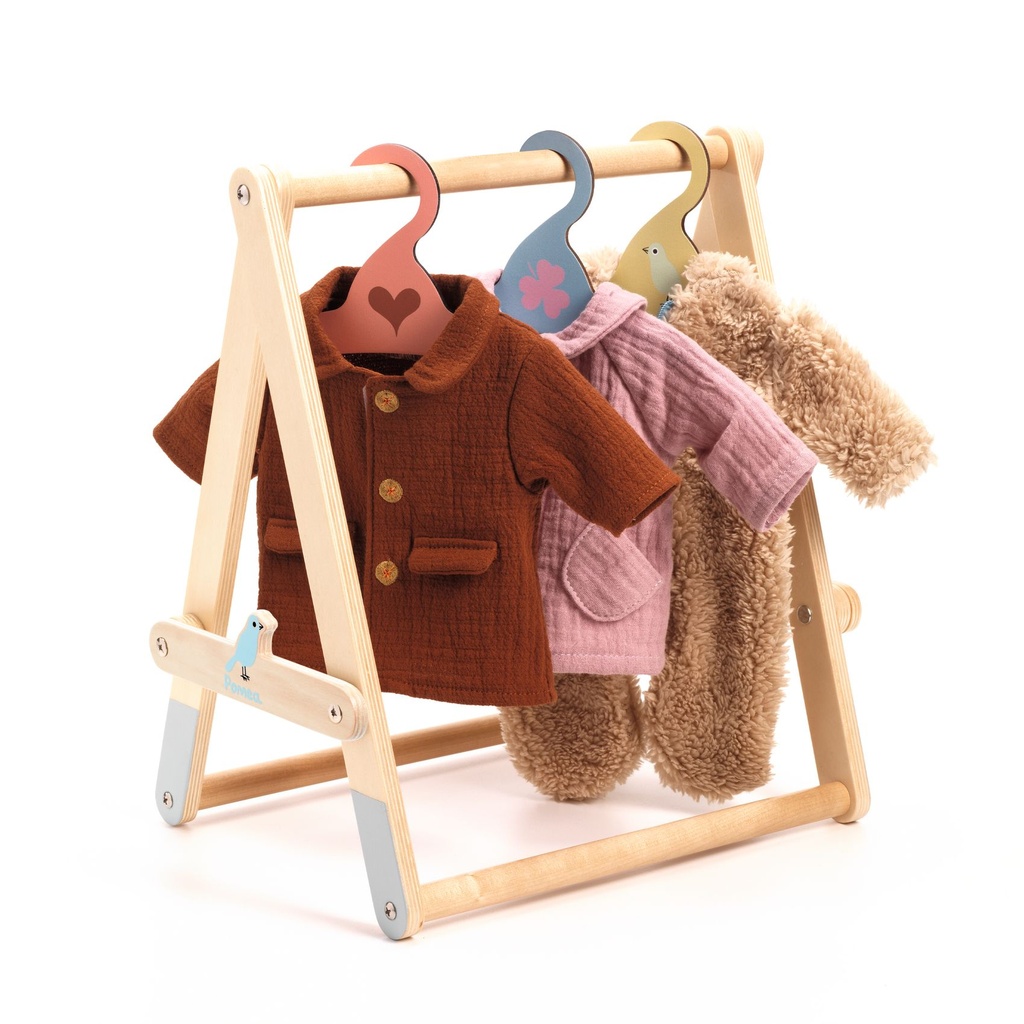 PENDERIE EN BOIS POUR VET. POUPEE