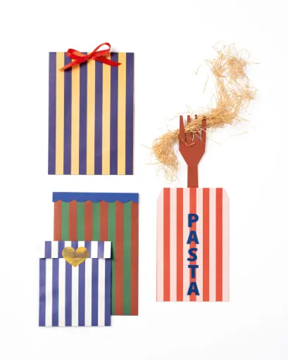 [82150] SACHETS EN PAPIER RAYÉ, LOT DE 8